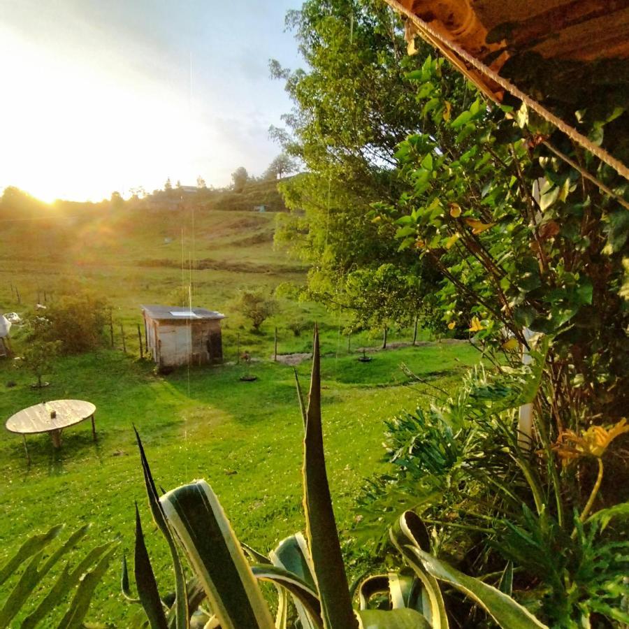 Casa Kayam Art Hostel Coliving Coworking Guatape Bagian luar foto